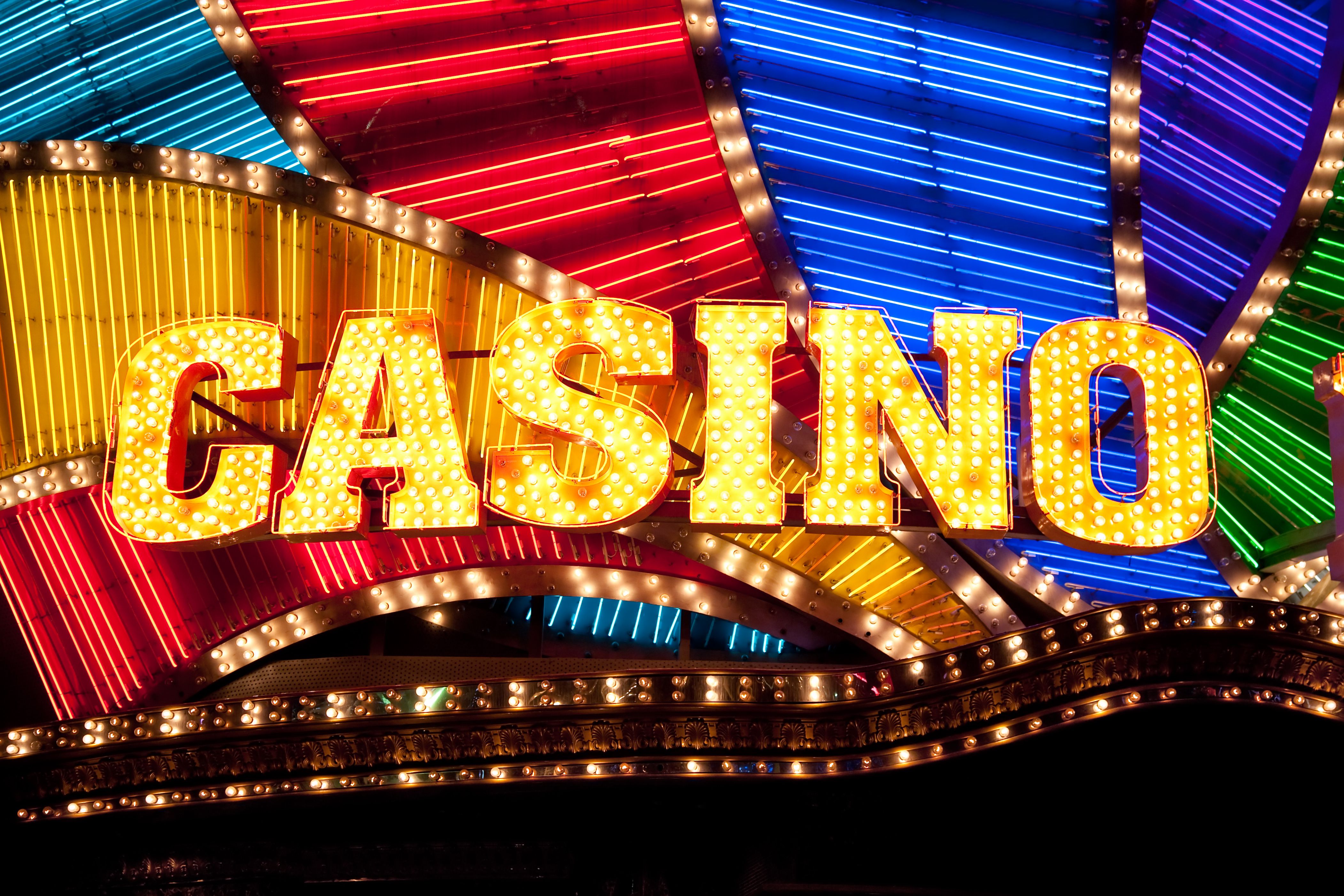 A stunning photo of the Casino Rama Resort hotel and entrance.